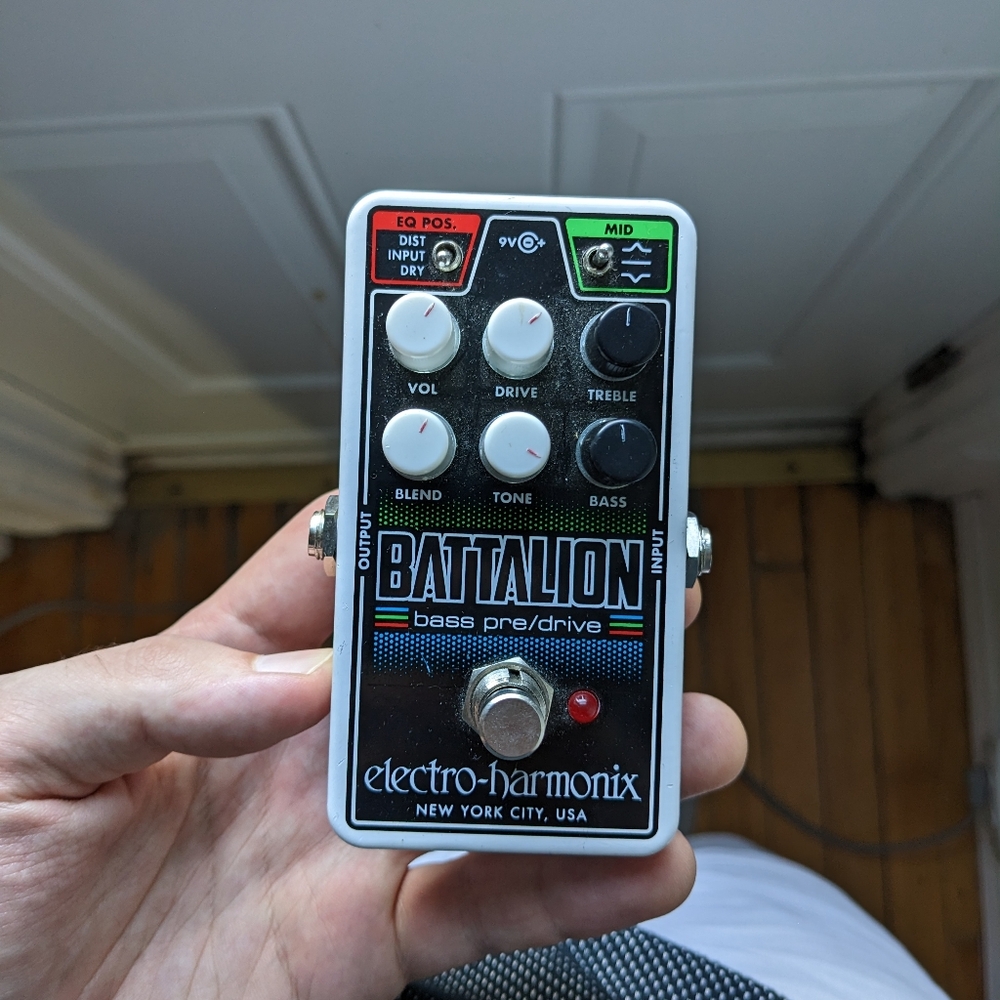 EHX Battalion- Bass "Sans-Amp"